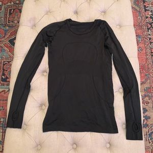 Lulu Lemon Black Swiftly Tech Long sleeve